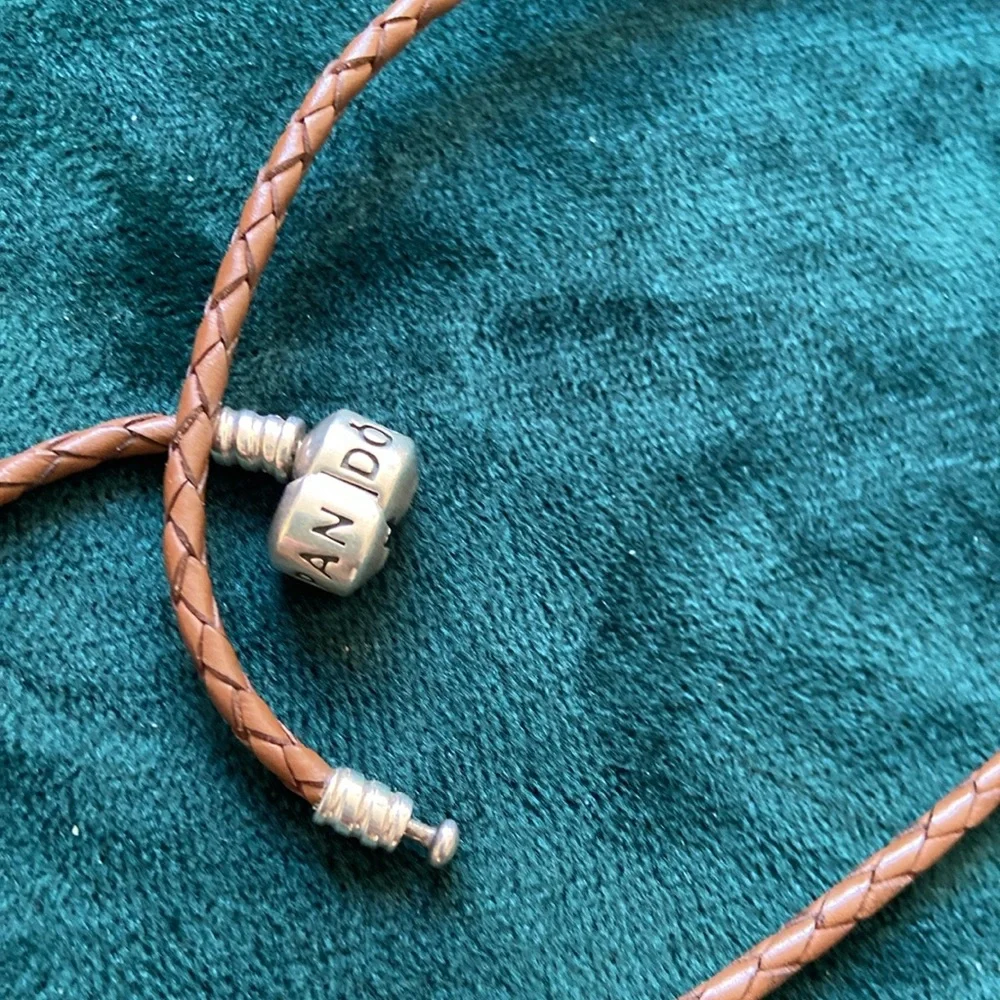 NWT 626 PANDORA  on the  Brown leather  Bracelet &  7 prices  of charm - Picture 13 of 16